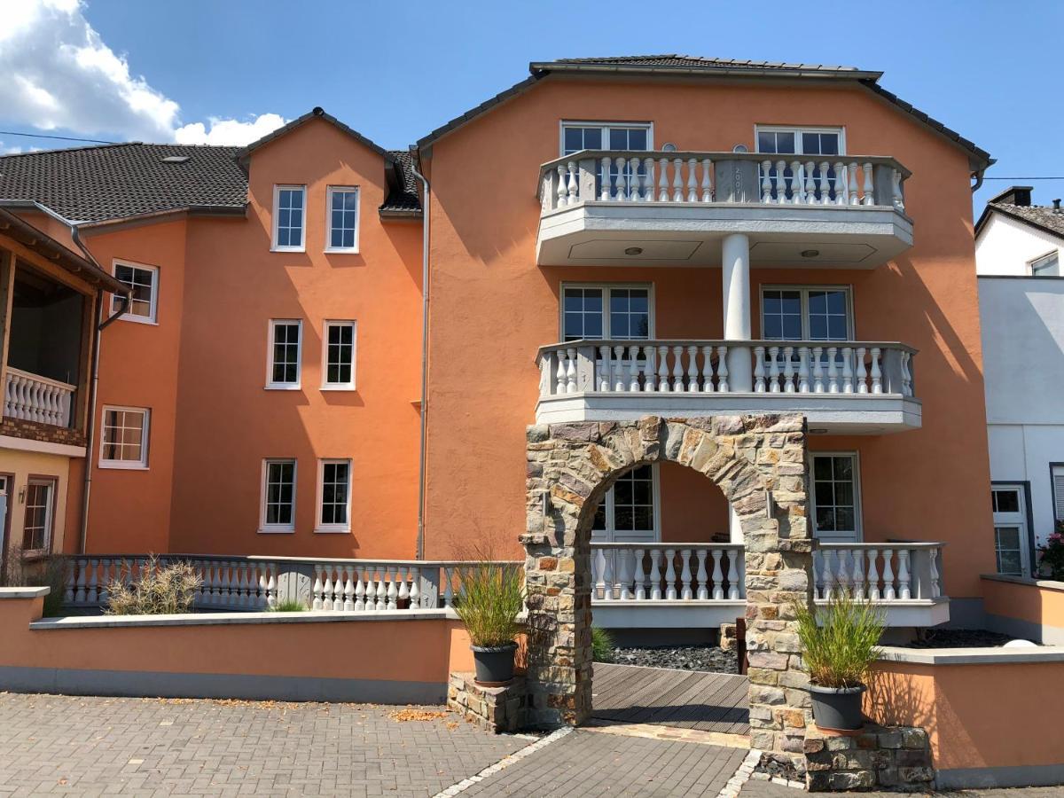 Hotel & Restaurant Bruehler Hof Wintrich Exterior photo