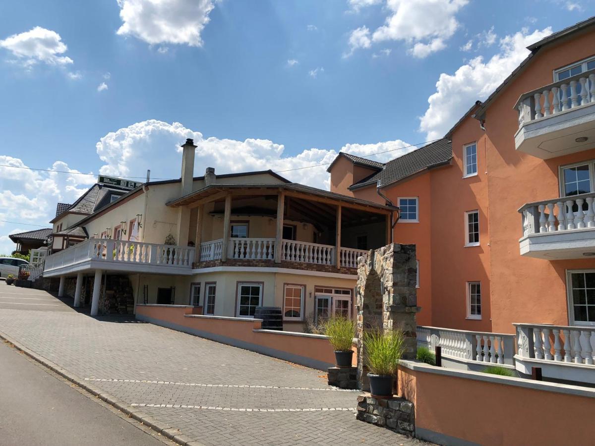Hotel & Restaurant Bruehler Hof Wintrich Exterior photo